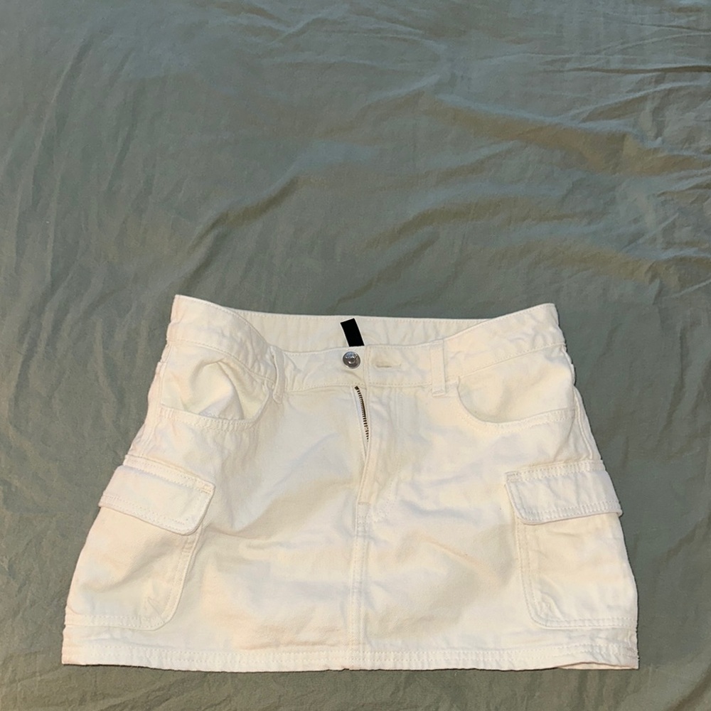 H&M White Cargo Mini Skirt for Casual Wear